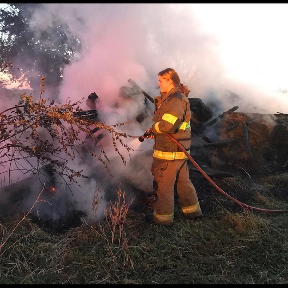 Meet your Posher, Taylor - Picture 3 of 5